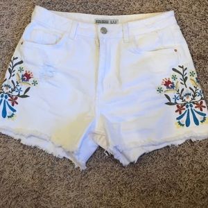 ZARA embroidered White denim shorts